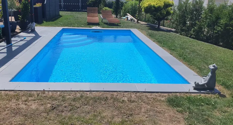 Nowoczesny basen ogrodowy